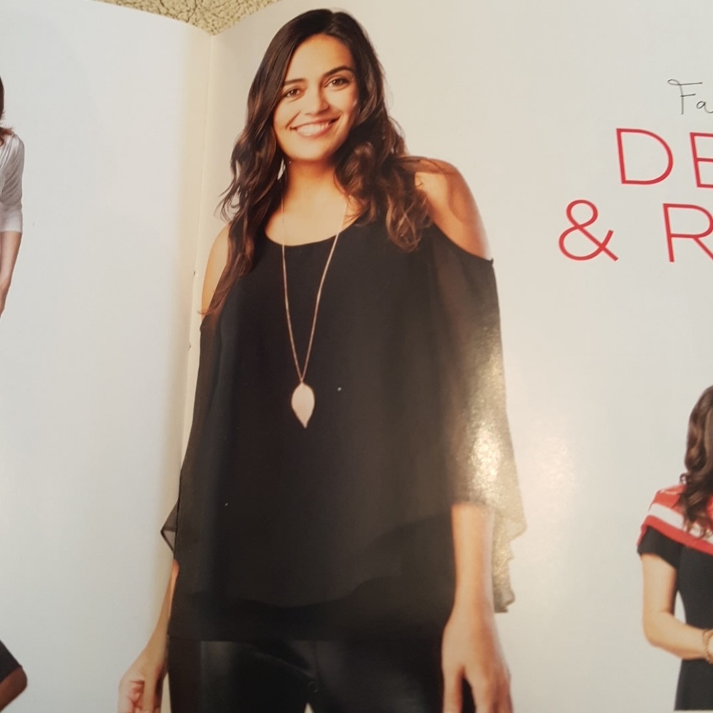 Exposed Shoulder - Picture 2 of 3